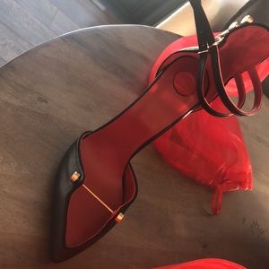 Hardot Luxury Romanian shoe. Size 9 New, never worn.